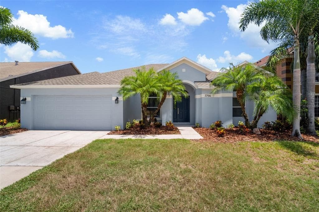 7704 NOTTINGHILL SKY DRIVE APOLLO BEACH, FL 33572