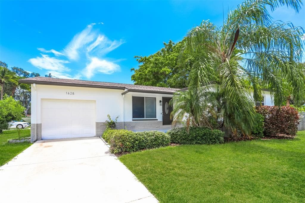 1628 ARIZONA AVENUE NE ST PETERSBURG, FL 33703