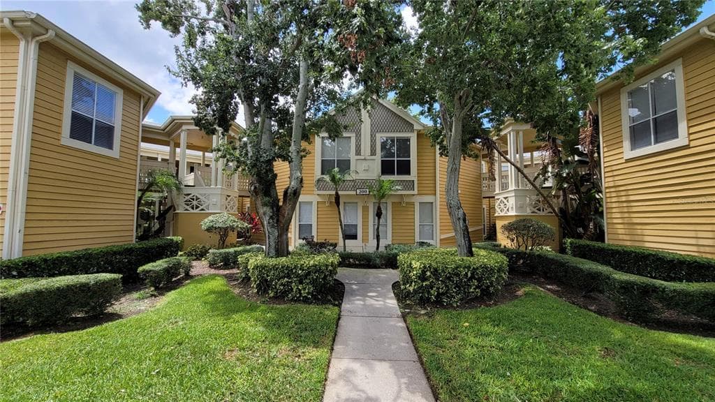 115 112TH AVENUE NE UNIT 214 ST PETERSBURG, FL 33716