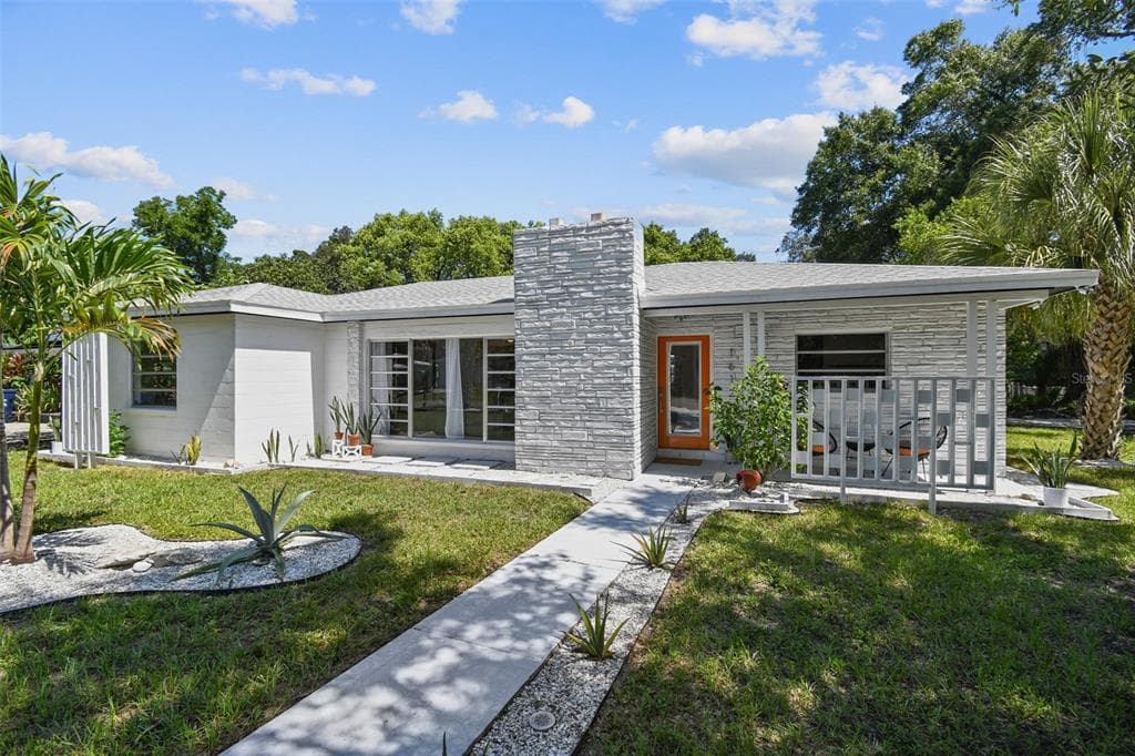1612 E PARIS STREET TAMPA, FL 33610