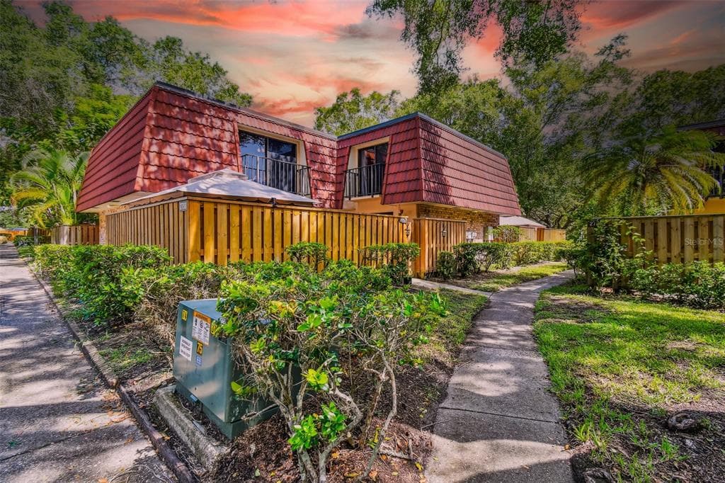 2708 5TH COURT PALM HARBOR, FL 34684