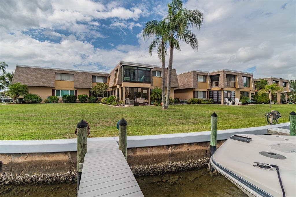 1008 APOLLO BEACH BOULEVARD UNIT 205 APOLLO BEACH, FL 33572