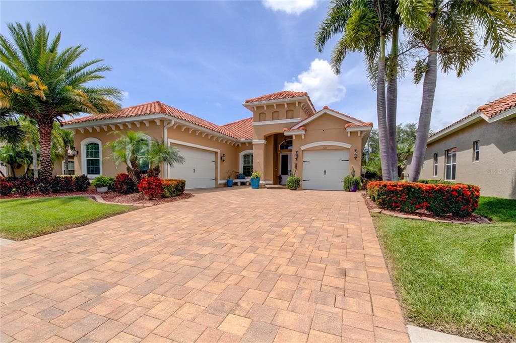 2577 GRAND LAKESIDE DRIVE