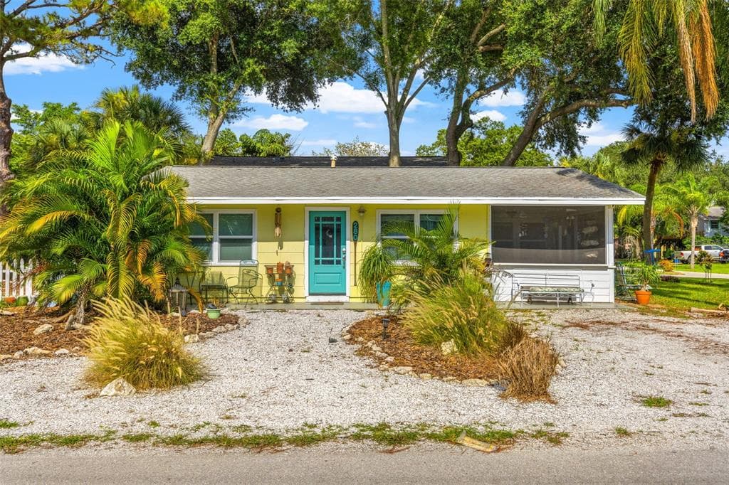 280 HANBY STREET CRYSTAL BEACH, FL 34681