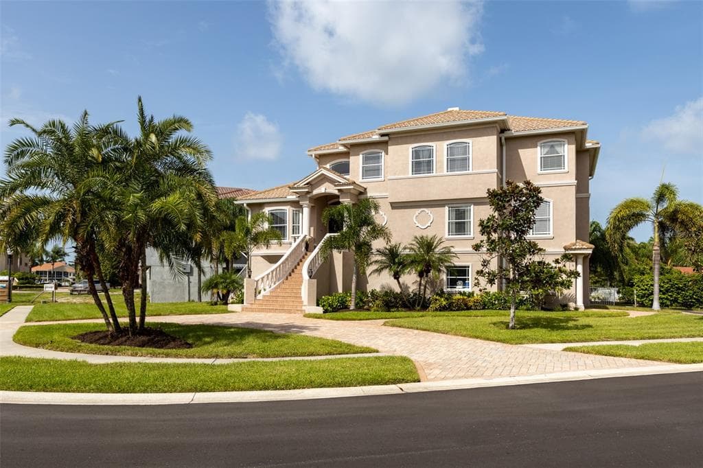 6108 PASADENA POINT BOULEVARD GULFPORT, FL 33707