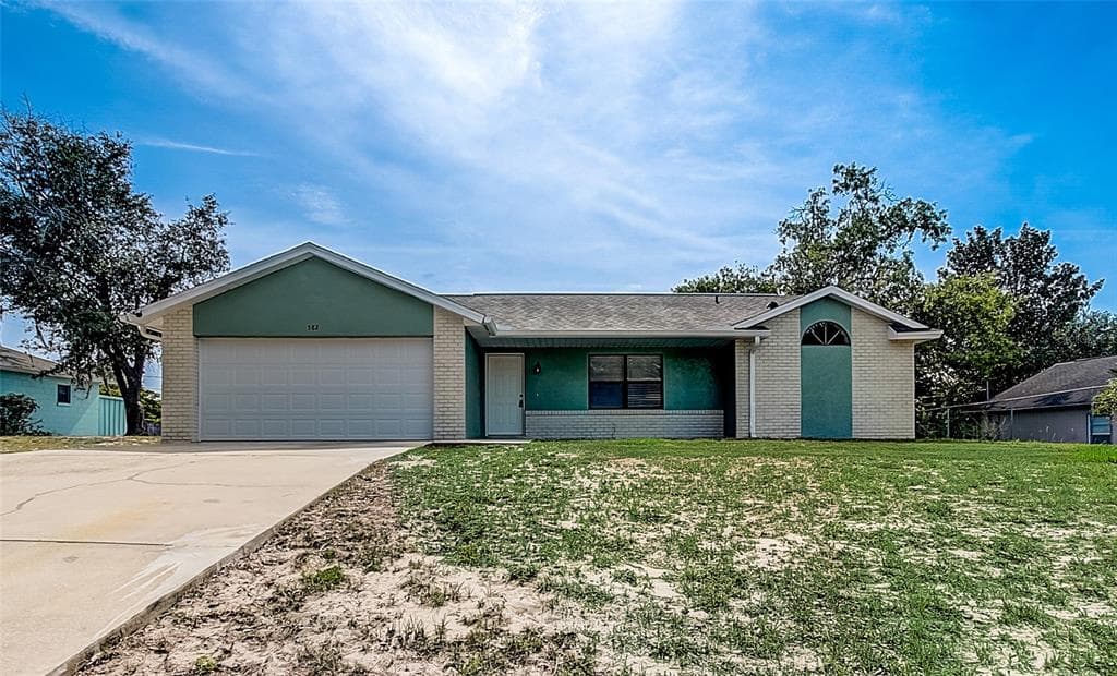 582 TWIN LAKE AVENUE DELTONA, FL 32738