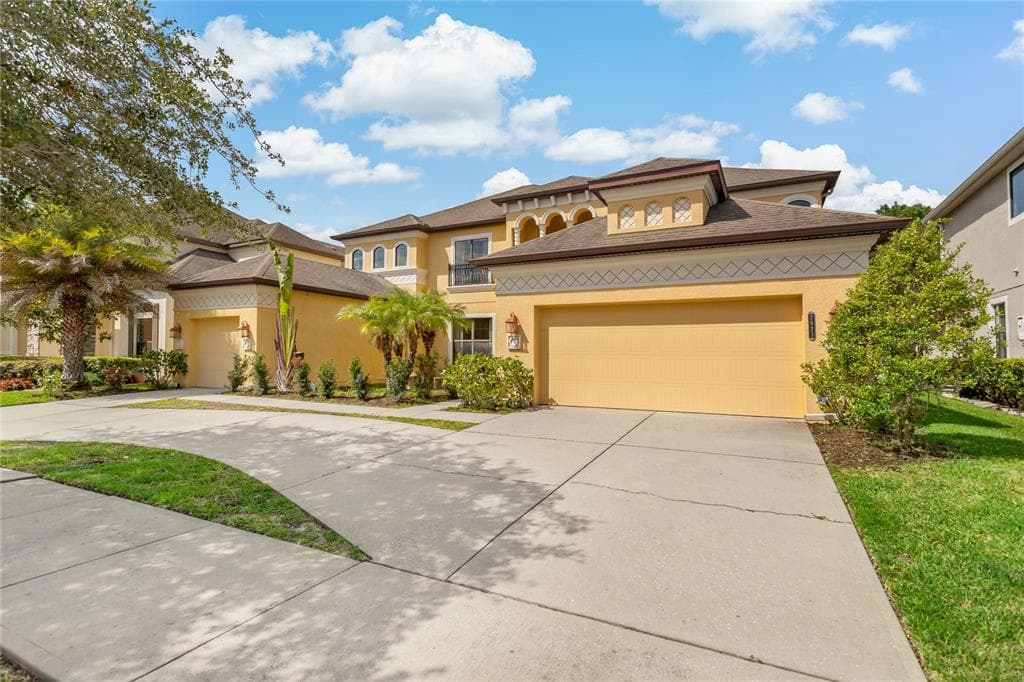 7923 HAMPTON LAKE DRIVE TAMPA, FL 33647