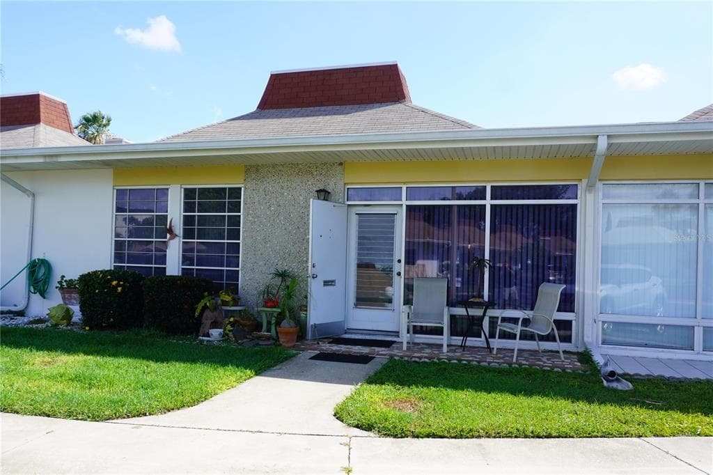 4367 TAHITIAN GARDENS CIRCLE UNIT B HOLIDAY, FL 34691