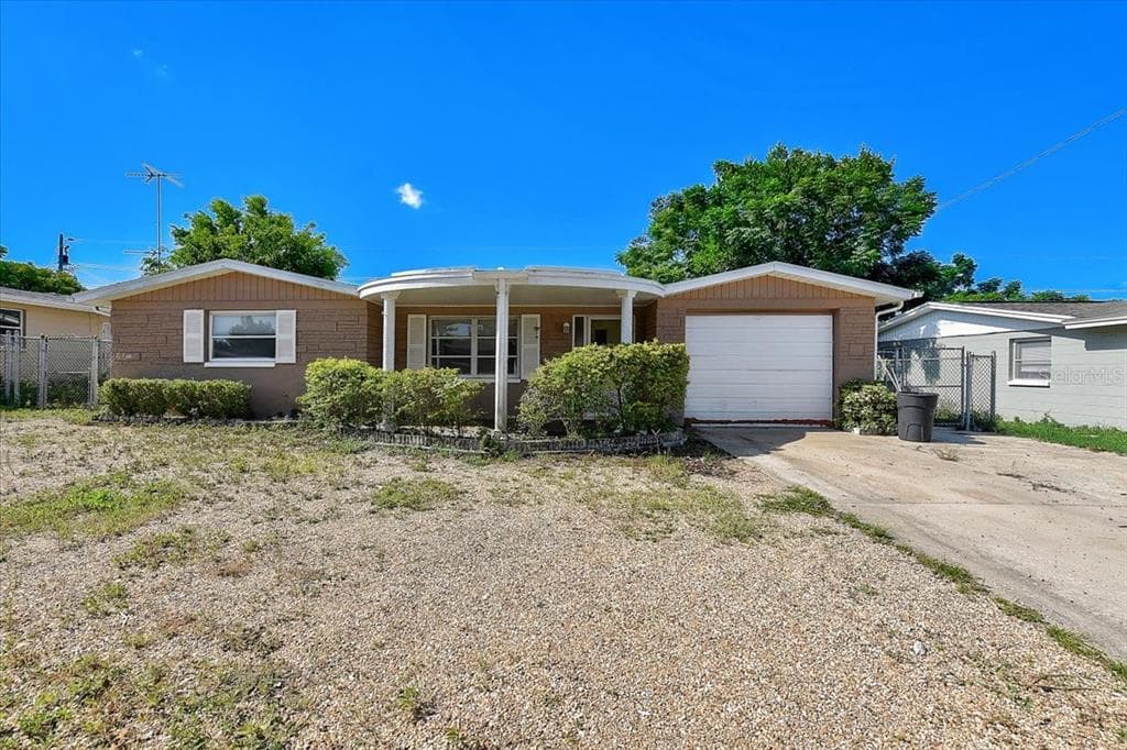 4922 GUARDIAN AVENUE HOLIDAY, FL 34690
