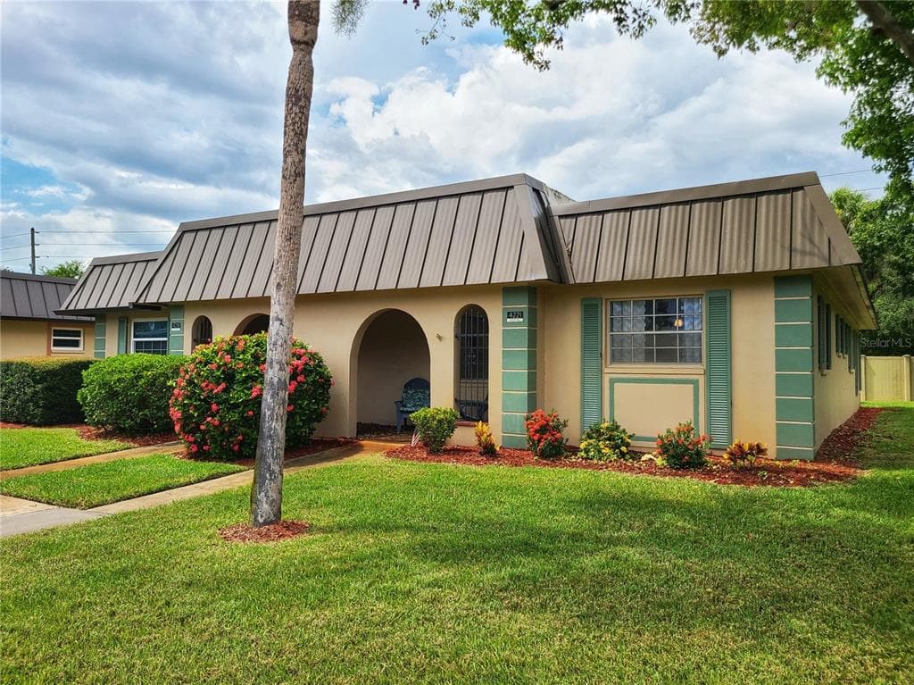 4221 STRATFORD DRIVE UNIT 4221 NEW PORT RICHEY, FL 34652