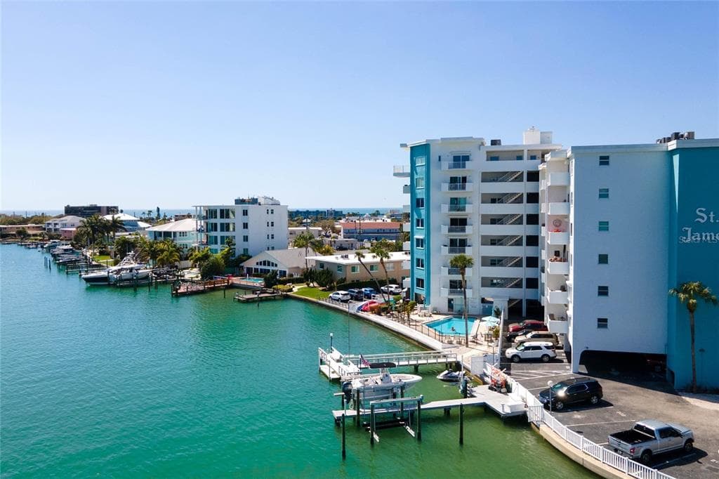 285 107TH AVENUE UNIT 405 TREASURE ISLAND, FL 33706