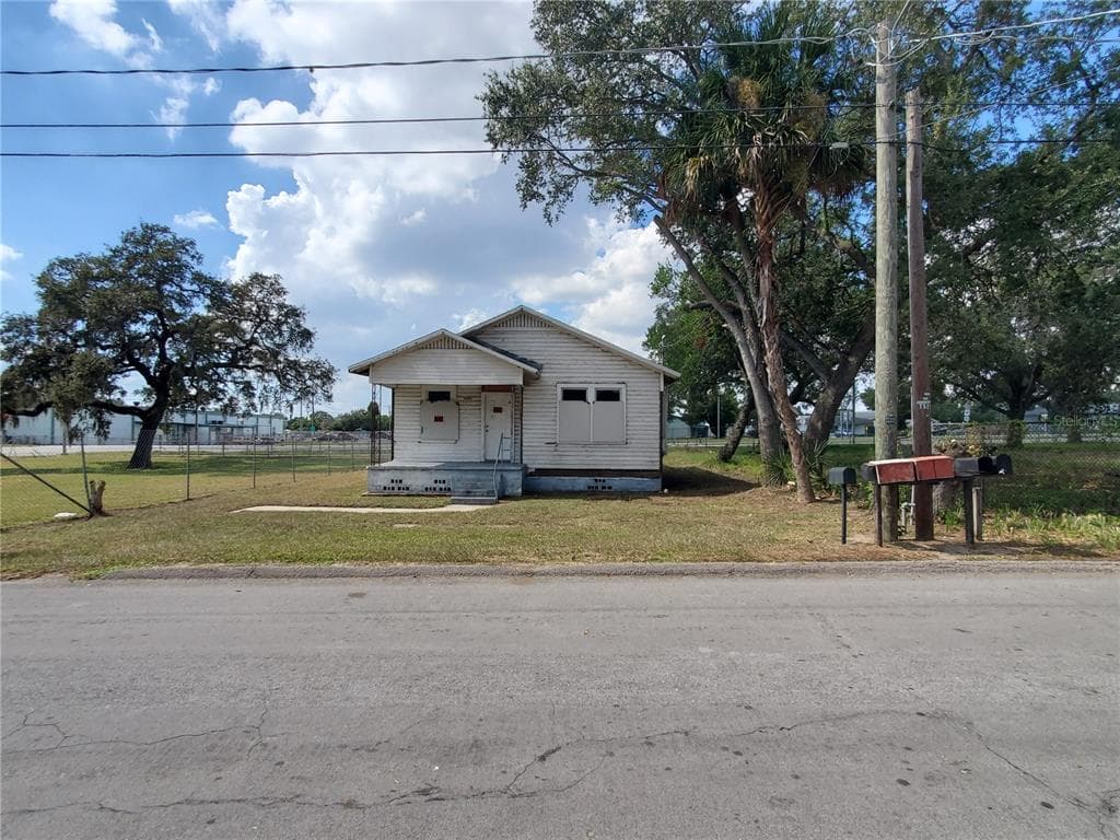 3806 TEMPLE STREET TAMPA, FL 33619