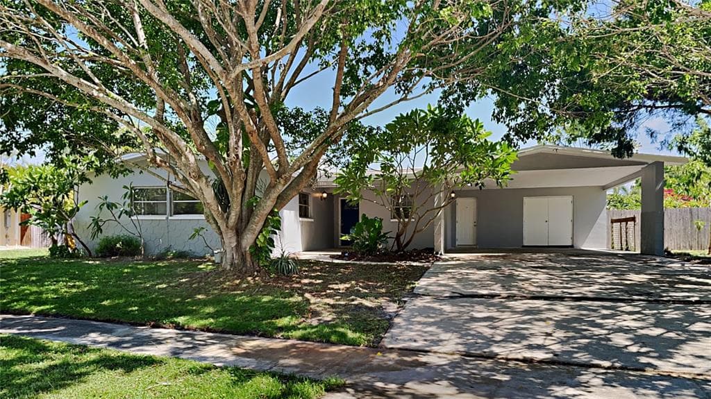 350 CARROUSEL COURT MERRITT ISLAND, FL 32952
