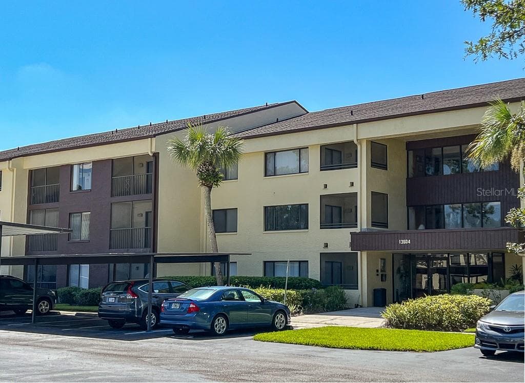 13604 S VILLAGE DRIVE UNIT 203 TAMPA, FL 33618