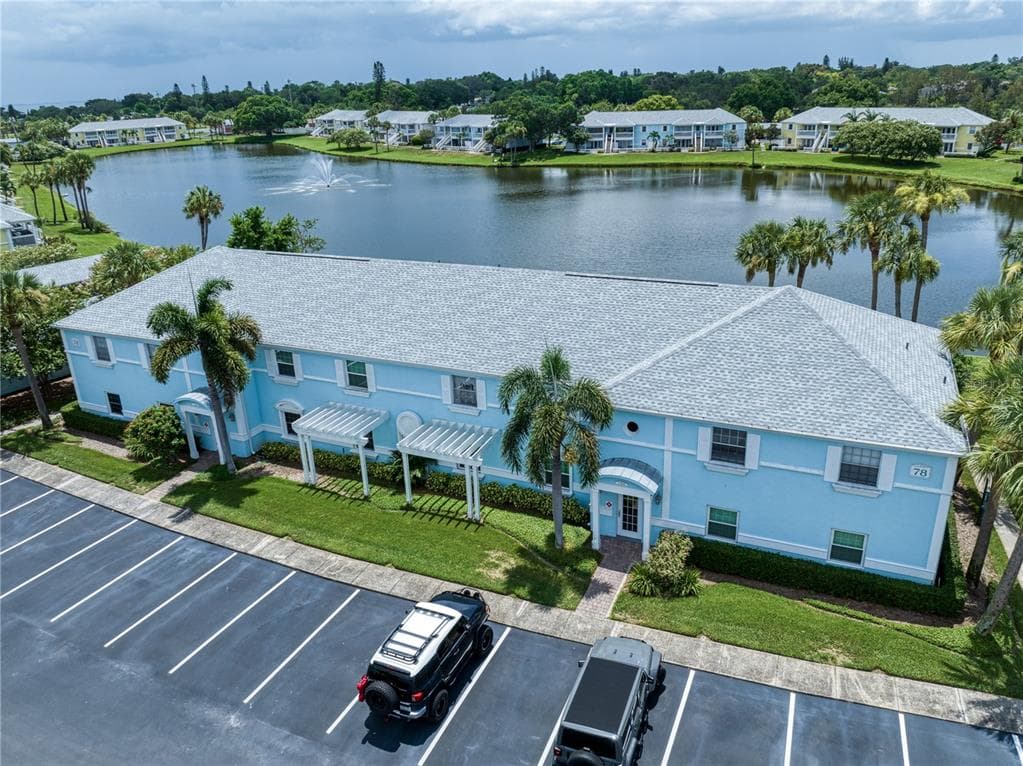 136 POMPANO DRIVE SE UNIT D ST PETERSBURG, FL 33705