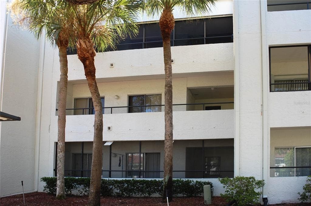 2583 COUNTRYSIDE BOULEVARD UNIT 311 CLEARWATER, FL 33761