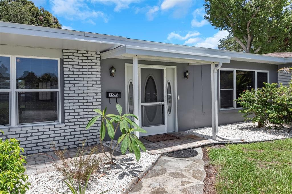 7695 14TH AVENUE N ST PETERSBURG, FL 33710