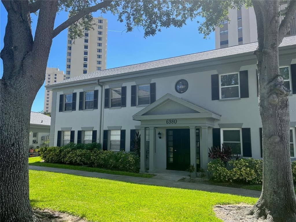6980 AVENUE DES PALAIS UNIT 2A SOUTH PASADENA, FL 33707