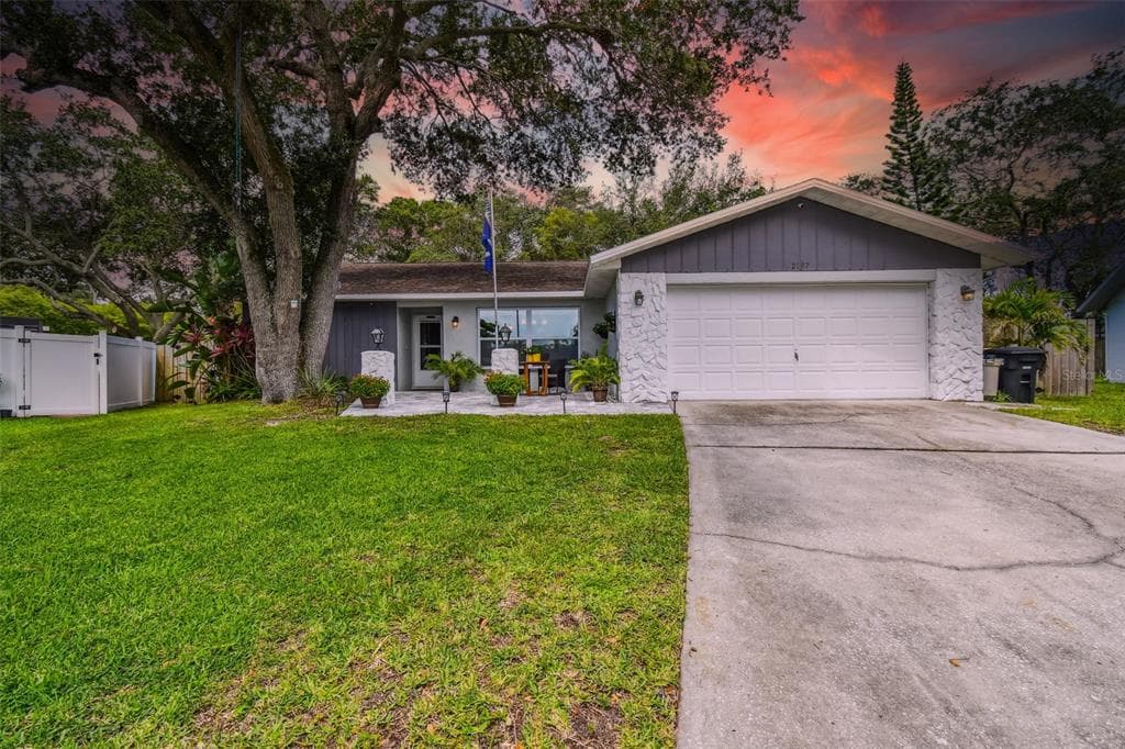 2187 HARTFORD WAY CLEARWATER, FL 33763