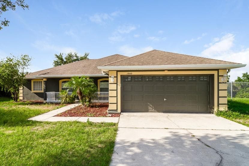 1900 SOUTHERN OAK LOOP MINNEOLA, FL 34715