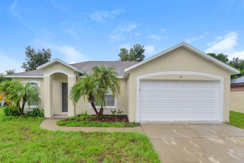 1061 PINDER STREET DELTONA, FL 32725