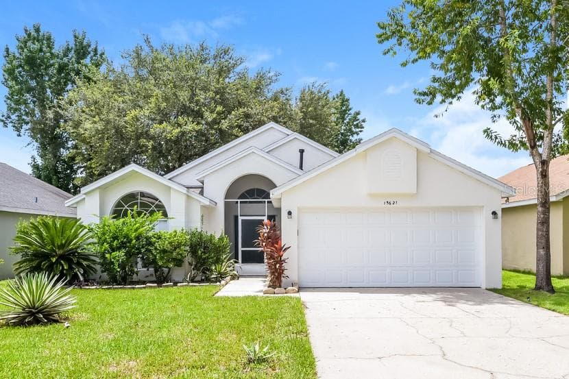 15621 AUTUMN GLEN AVENUE CLERMONT, FL 34714