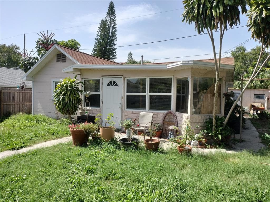 2427 52ND AVENUE N ST PETERSBURG, FL 33714