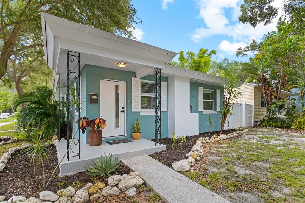 2043 14TH STREET N ST PETERSBURG, FL 33704