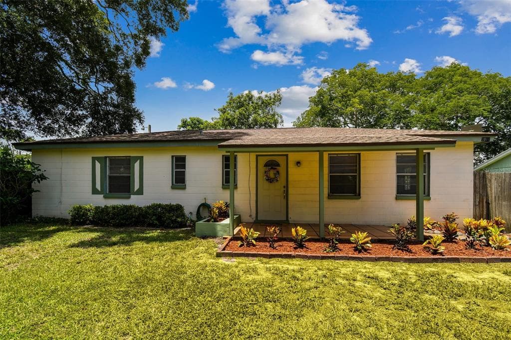 3911 W ROGERS AVENUE TAMPA, FL 33611