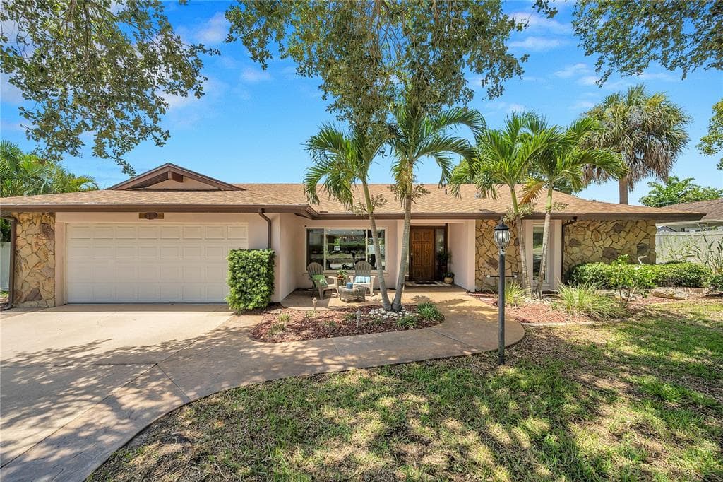 14475 BAY HILLS DRIVE LARGO, FL 33774