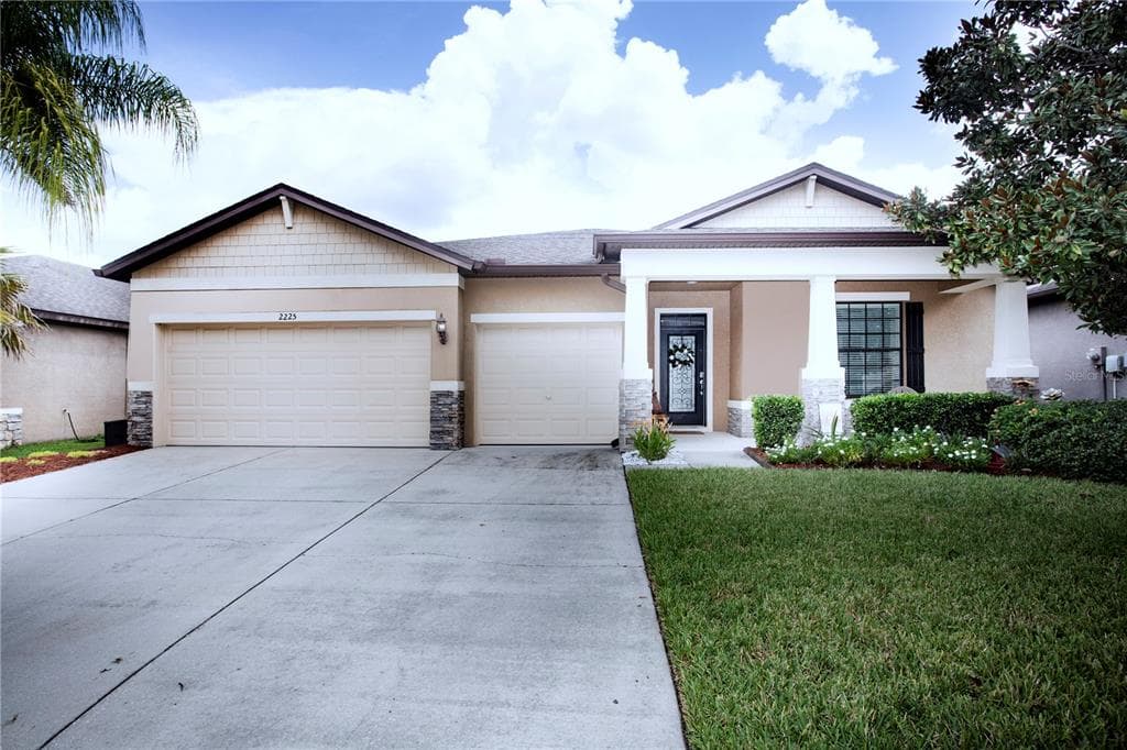 2225 LANDSIDE DRIVE VALRICO, FL 33594