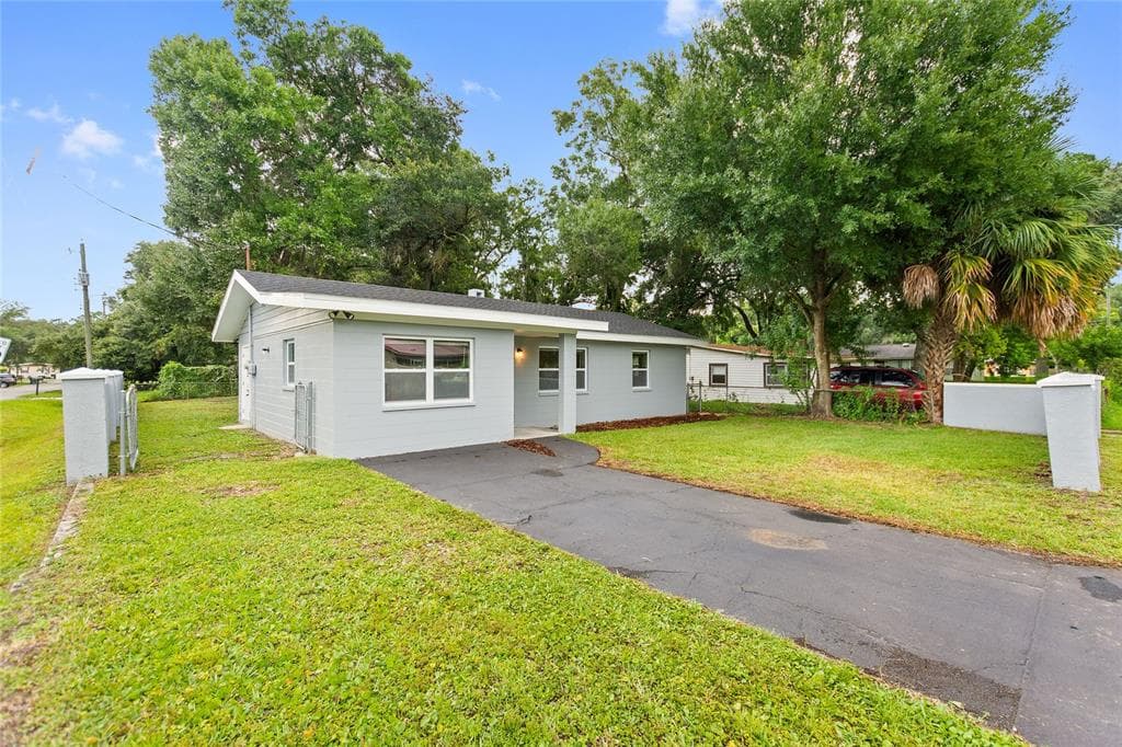 915 S KELLY AVENUE LAKELAND, FL 33815