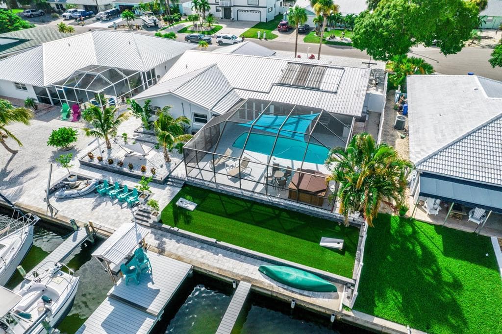 6329 BALBOA LANE
