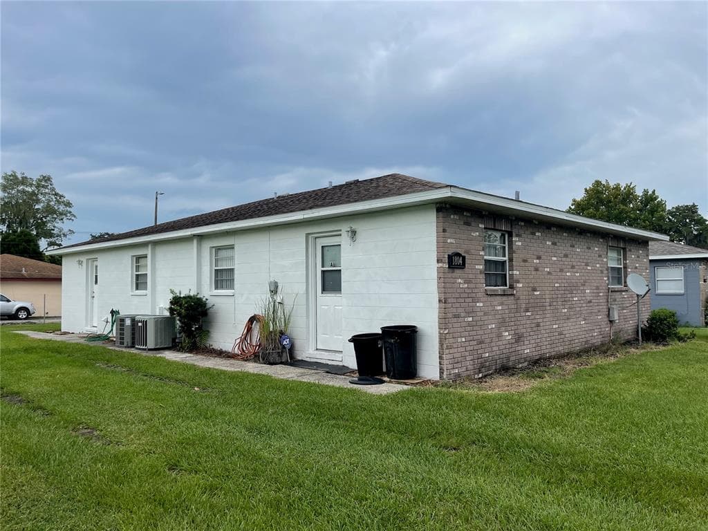1804 W HOUSE STREET PLANT CITY, FL 33563