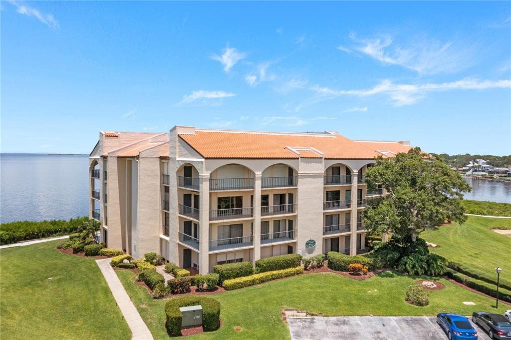 332 MARINER DRIVE UNIT 332 TARPON SPRINGS, FL 34689