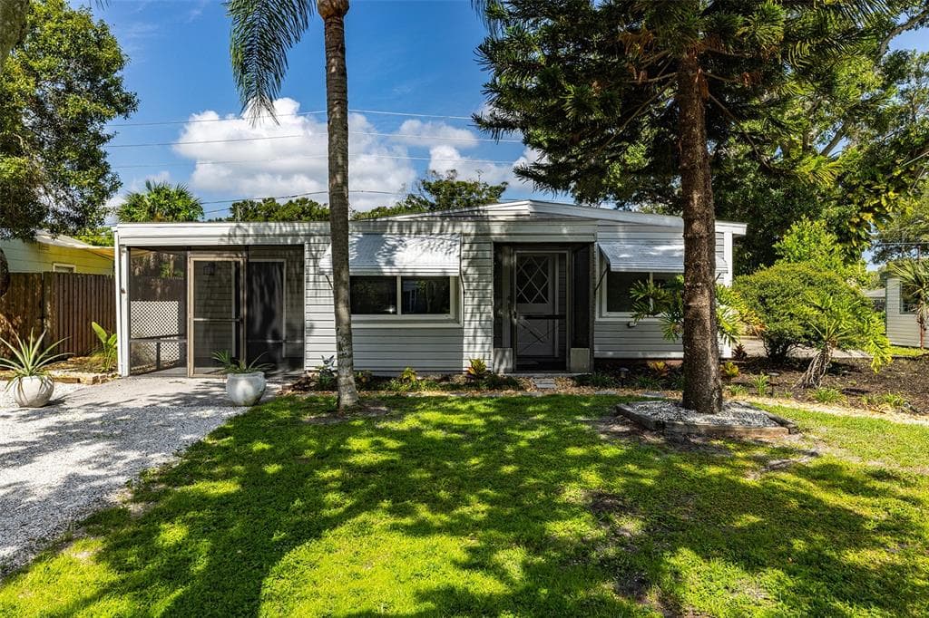 122 MELODY LANE LARGO, FL 33771
