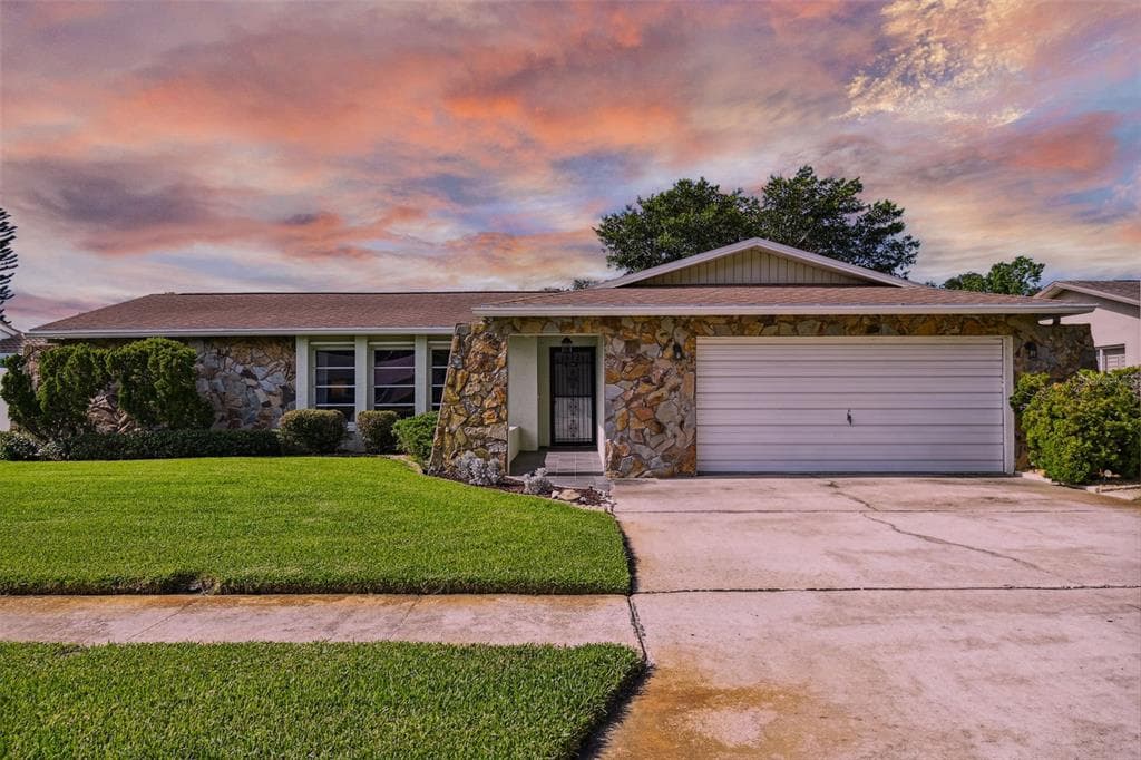 12116 88TH AVE SEMINOLE, FL 33772
