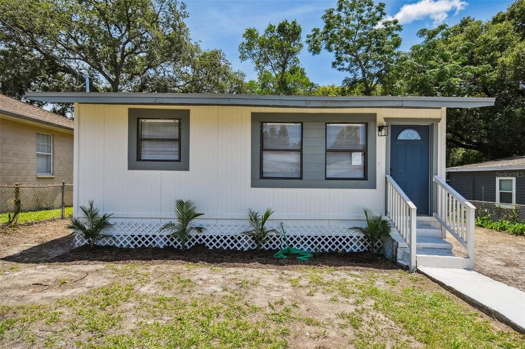 1817 E SEWARD STREET TAMPA, FL 33604