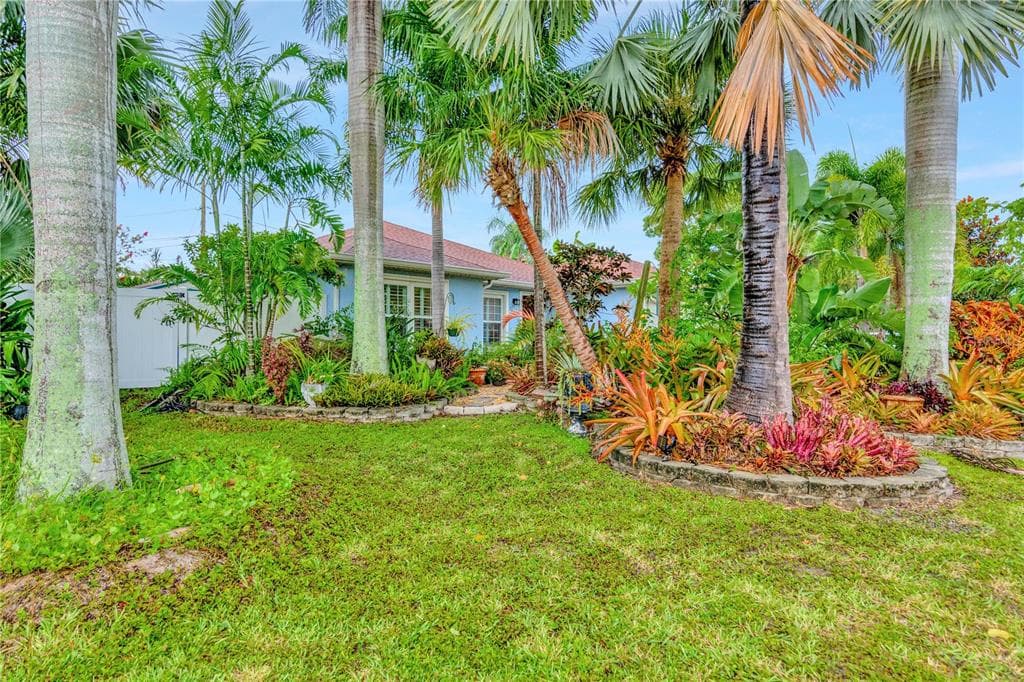 5898 12TH WAY N ST PETERSBURG, FL 33703