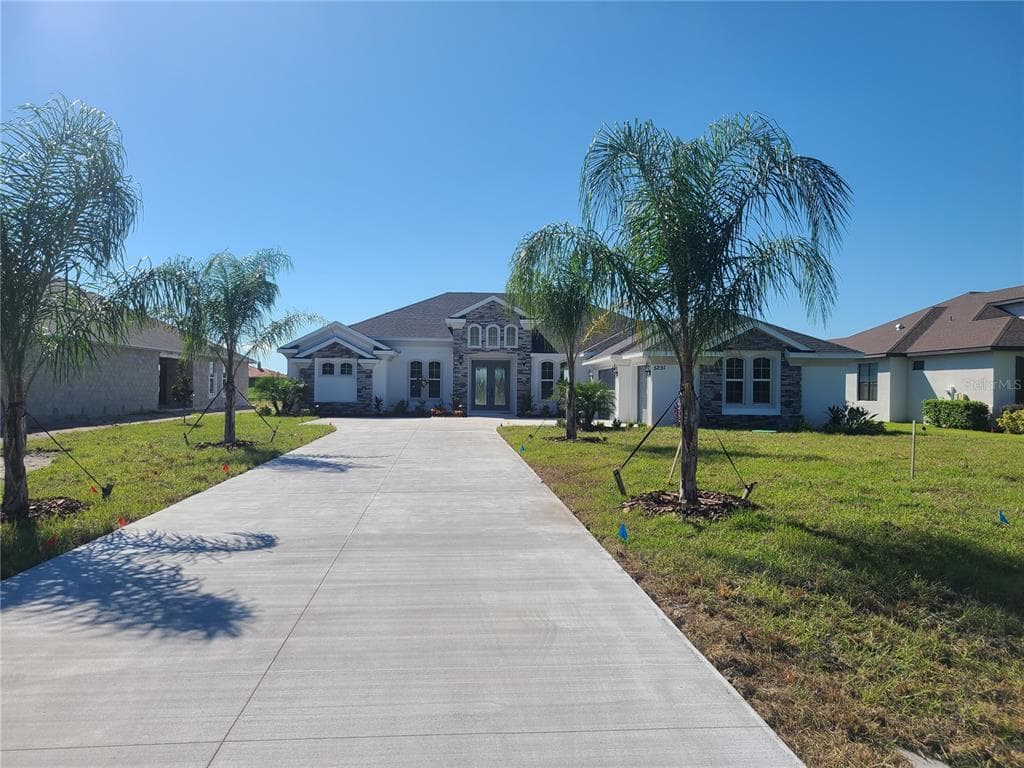 5251 LAKE VENICE DRIVE WIMAUMA, FL 33598