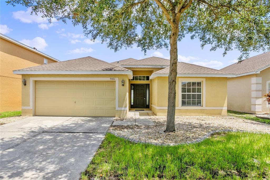 7421 DRAGON FLY LOOP GIBSONTON, FL 33534