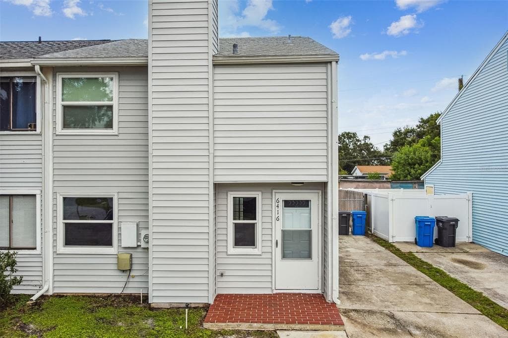 6416 ROCKPOINTE DRIVE TAMPA, FL 33634