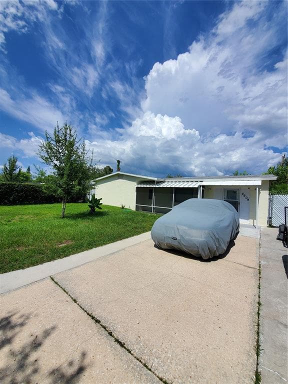 4909 CRESTHILL DRIVE TAMPA, FL 33615
