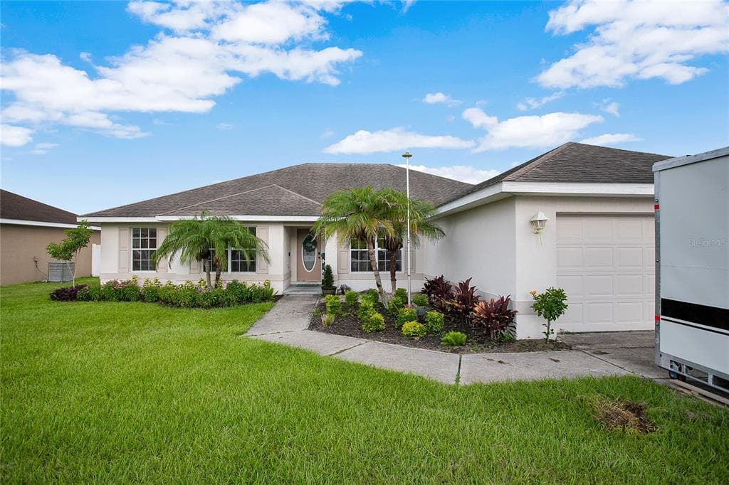 8746 FORT SOCRUM VILLAGE PLACE LAKELAND, FL 33810