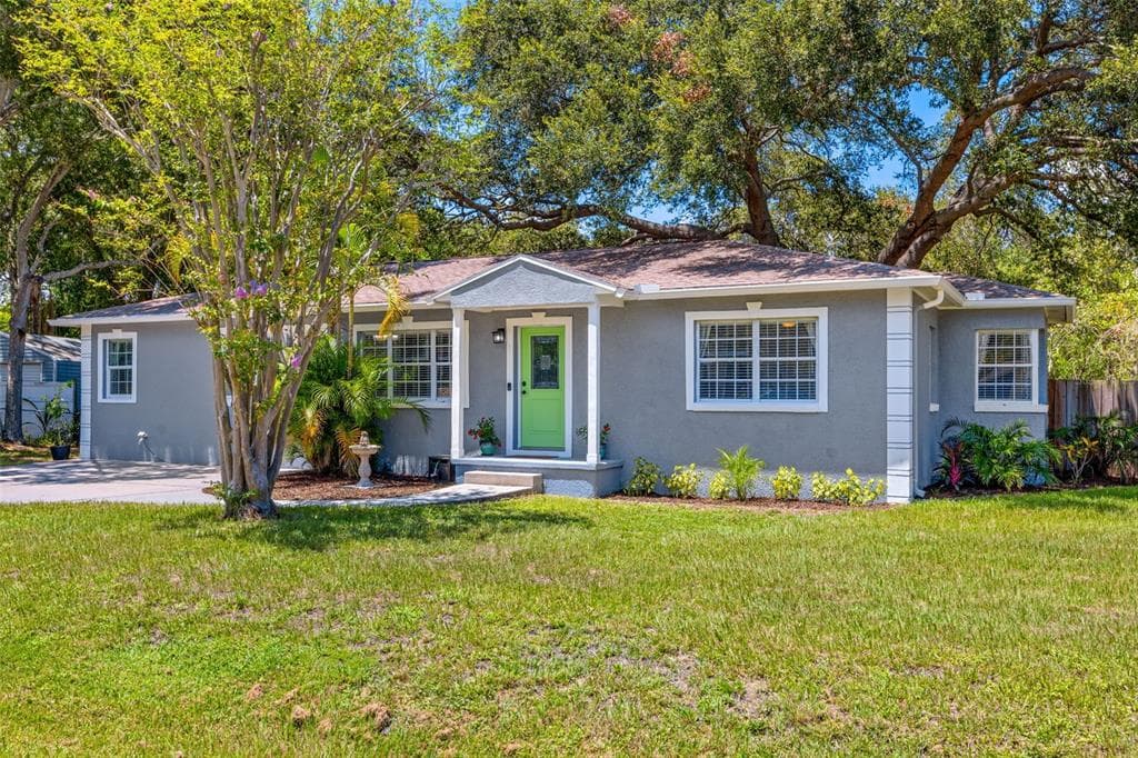 6209 S FOSTER AVENUE TAMPA, FL 33611