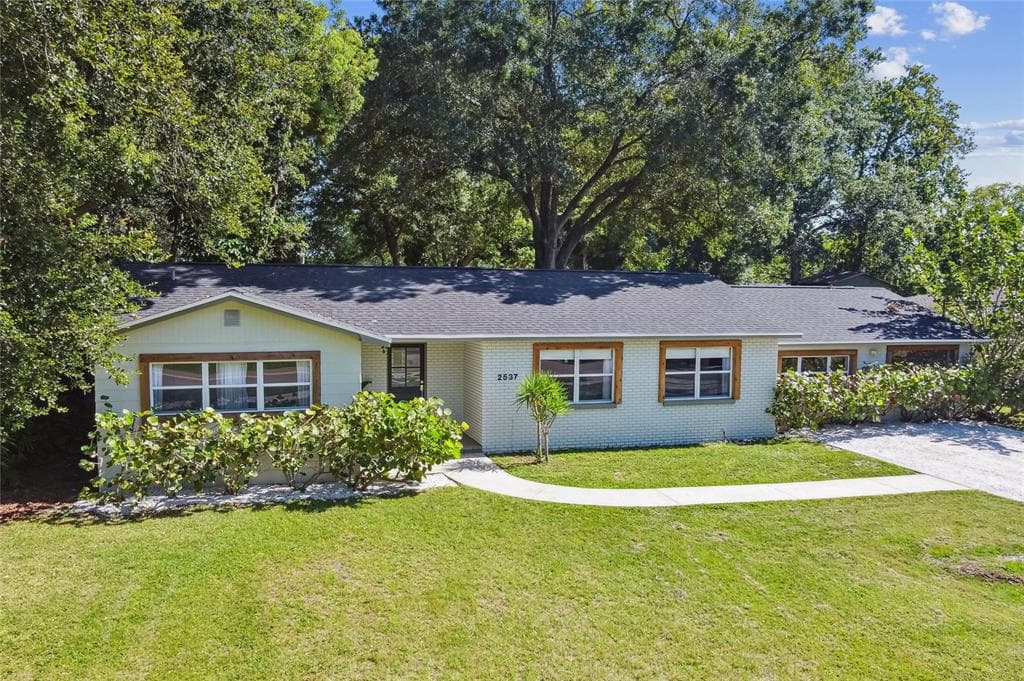 2537 LAKE ELLEN DRIVE TAMPA, FL 33618