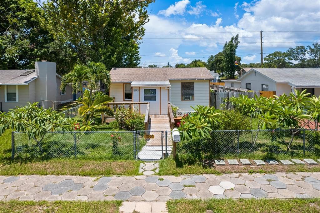 5143 DARTMOUTH AVENUE N ST PETERSBURG, FL 33710