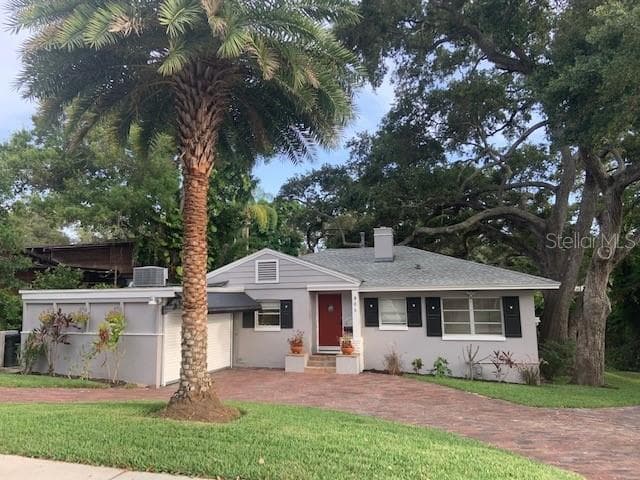 301 WOODLAWN AVENUE BELLEAIR, FL 33756