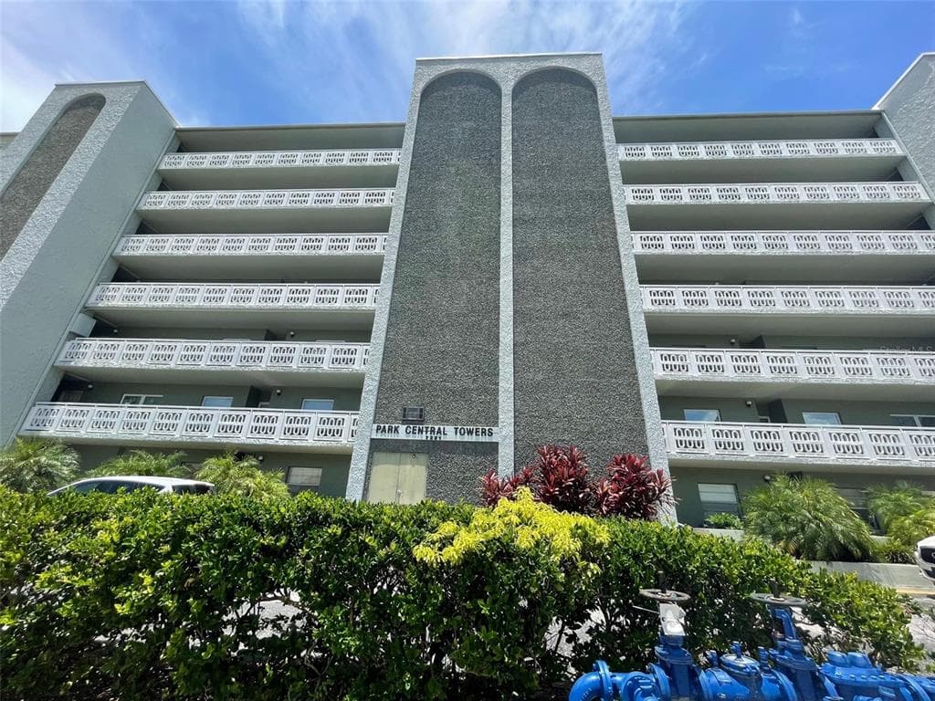 7321 CENTRAL AVENUE UNIT 607 ST PETERSBURG, FL 33710