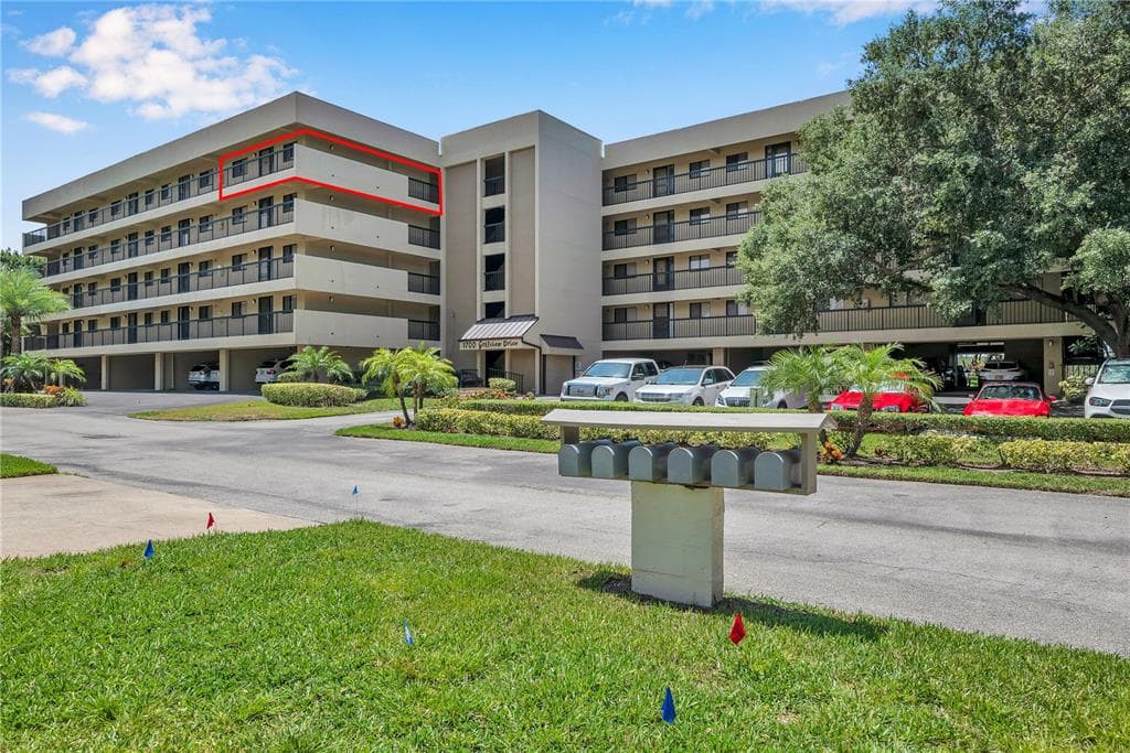 1744 GOLFVIEW DRIVE UNIT 1744 TARPON SPRINGS, FL 34689
